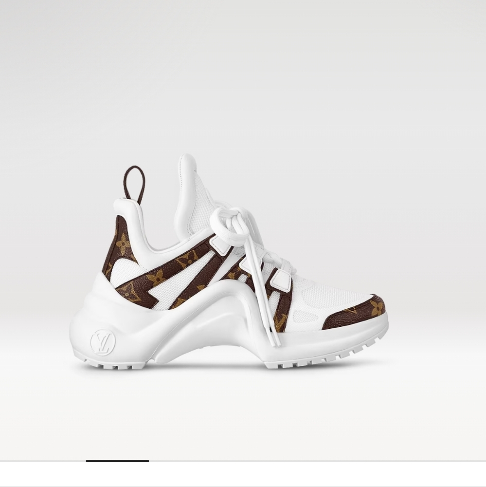 LV achlight sneakers